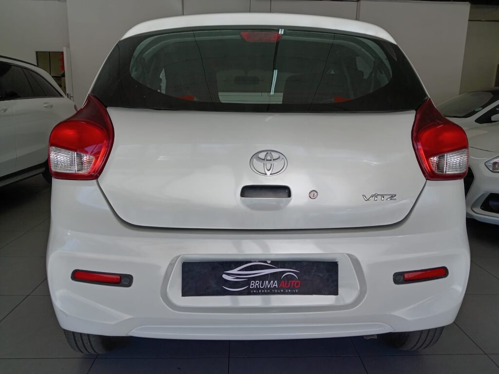 2024 Toyota vitz 1.0