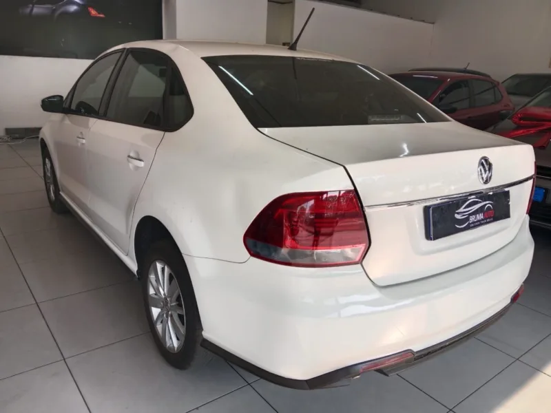 2021 Polo 6 sedan 1,6