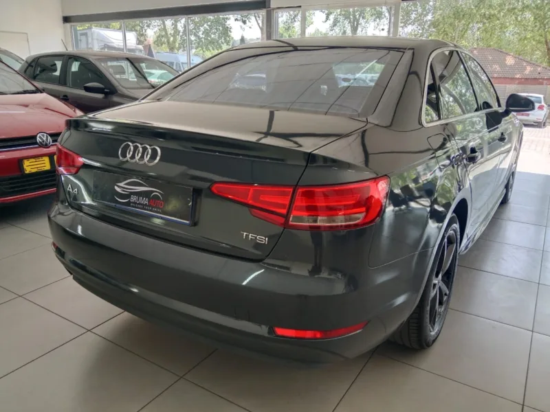 2018 Audi A4 I,4 TFSI Auto  Black Leather  Sunroof