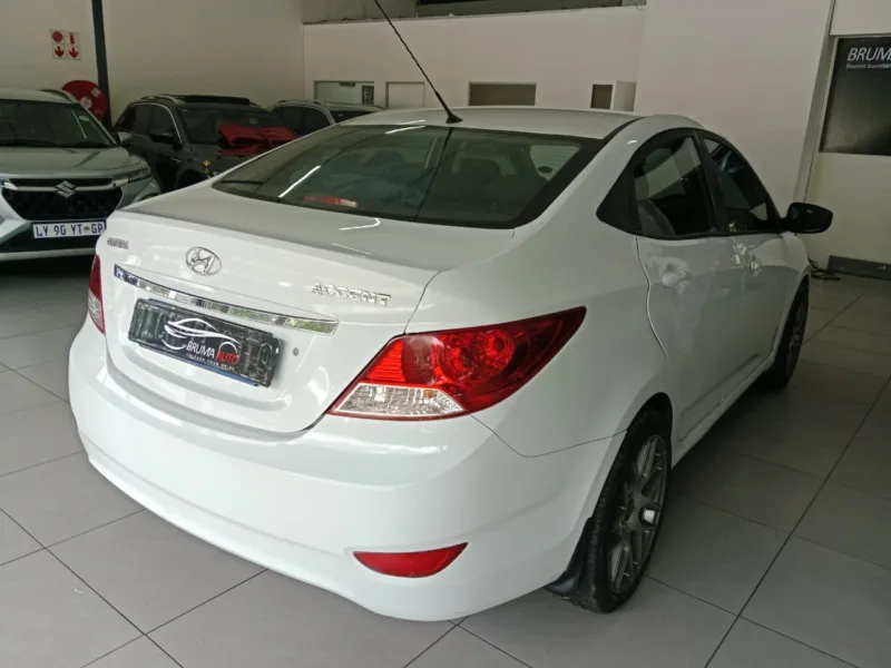 2014 Hyundai Accent 1,6 118000km R95000